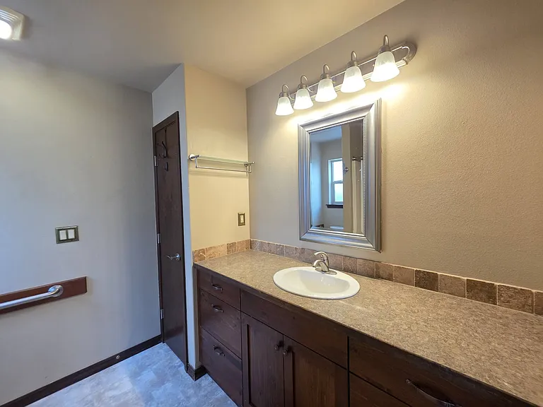 1523 Sacajawea Ave — Photo 23