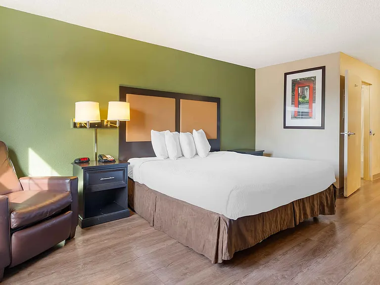 Studio Suite - 1 Queen Bed