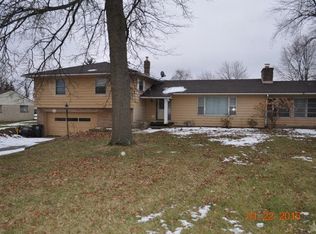 911 Pelham Dr, Fort Wayne, IN