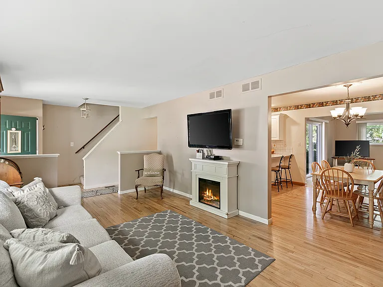 30215 Stockton Ave — Photo 22