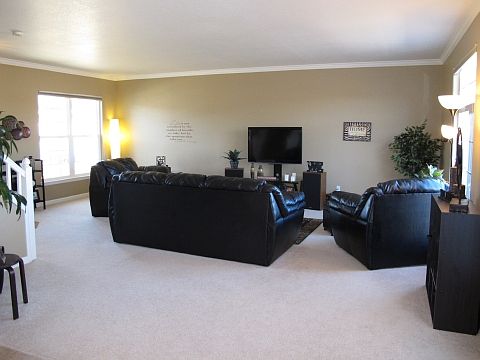 Spacious 23x19 Living Room