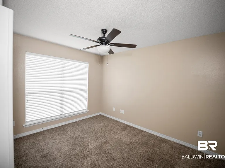 13097 Concord Dr E — Photo 22