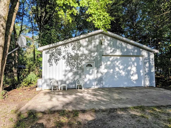 221 & 223 N Huron Rd, Au Gres, MI 48703