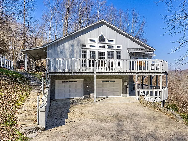 1038 Lakeside Dr — Photo 21