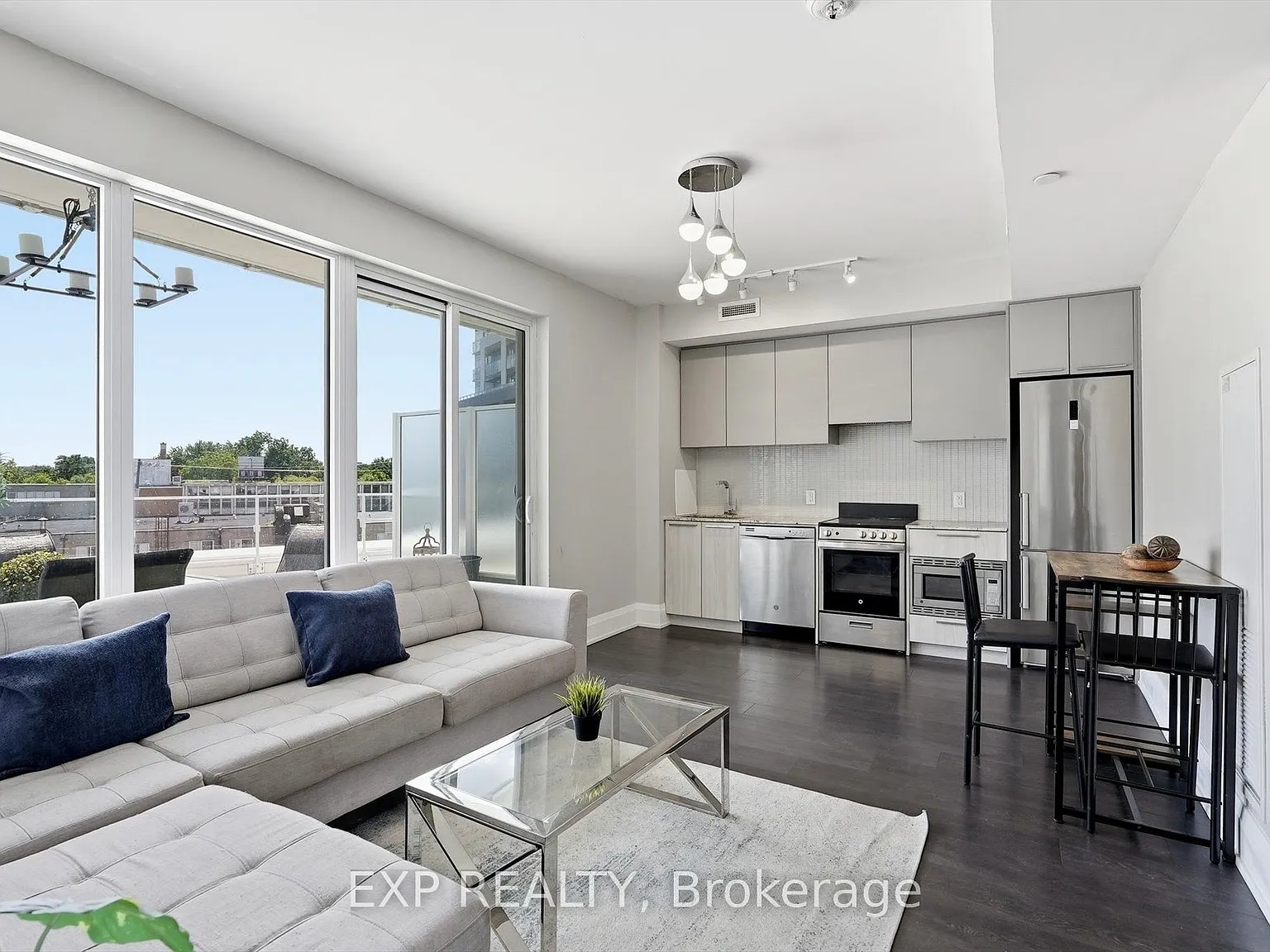 1 bed, $2,300 — Photo 3