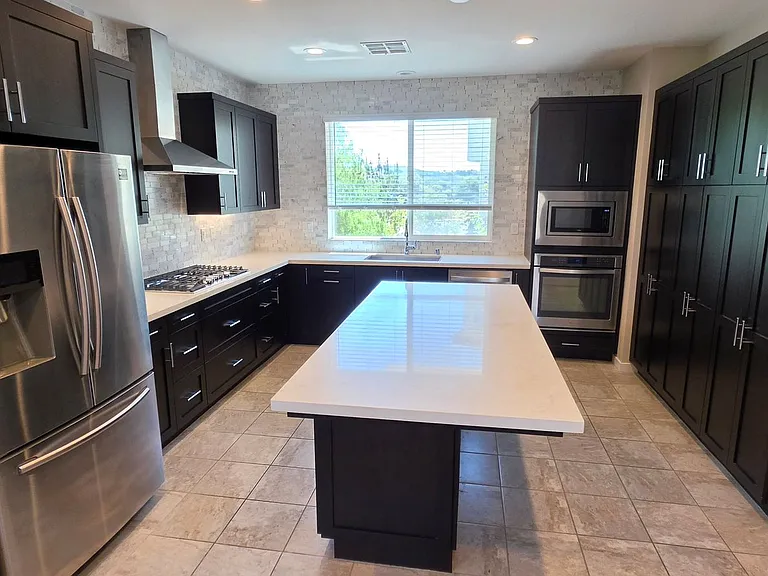 16208 Camden Cir — Photo 9