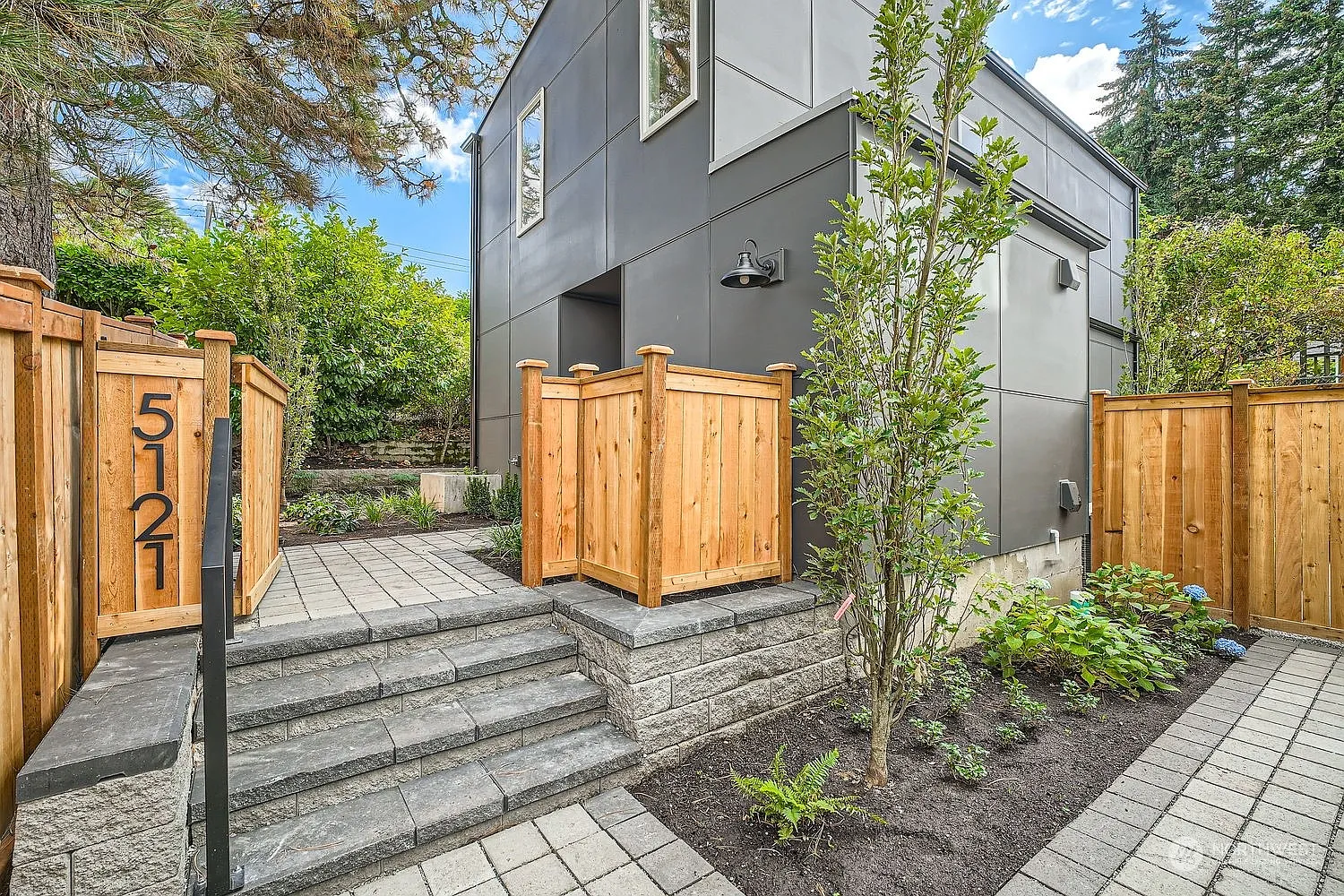 5121 S Brandon Street photo 1