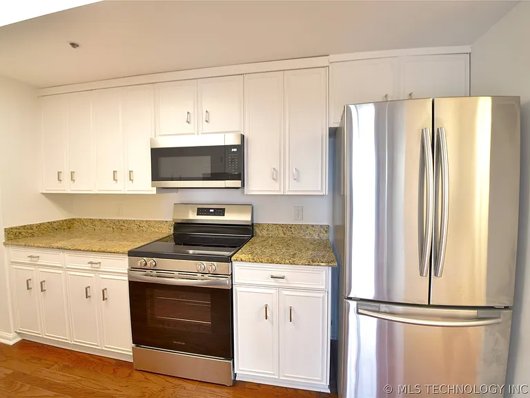 2121 S Yorktown Ave #602 — Photo 5