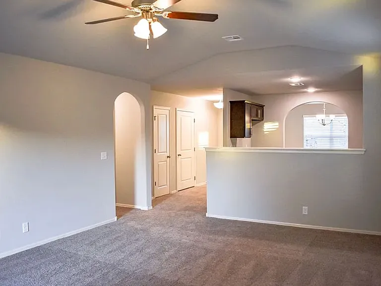 7218 S Laurel Pl — Photo 3