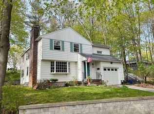 12 Grove St, Chelmsford, MA 01824