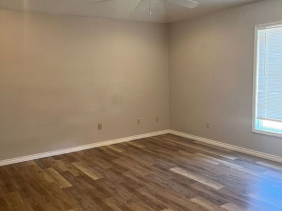 3rd image of 8202 Raleigh Ave APT B