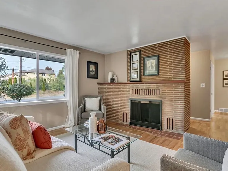 13733 SE 272nd St — Photo 9