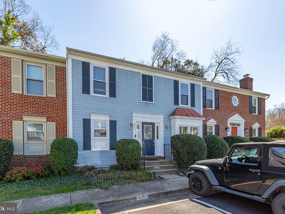 1st image of 818 Grove Ave #10