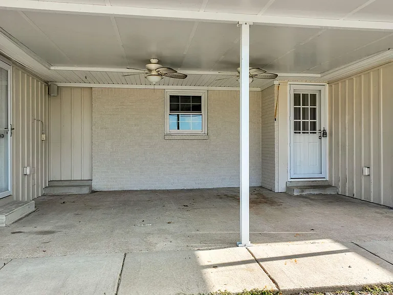 4861 Bethesda Rd — Photo 42