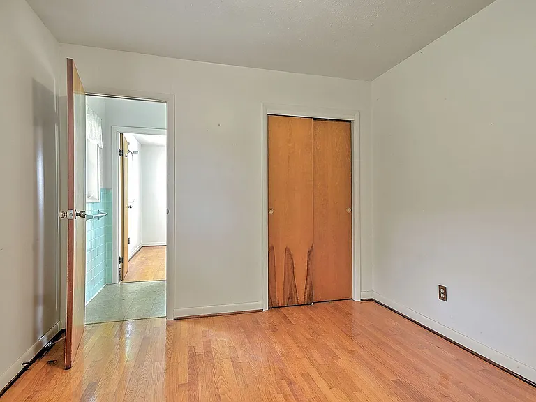 208 Hogan Ave — Photo 13
