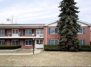 2822 Dundee Rd UNIT 13B, Northbrook, IL 60062