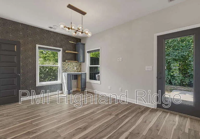 6084 Ivory Ln — Photo 13