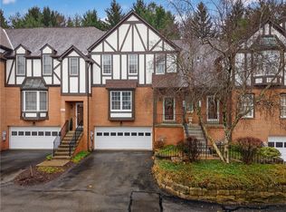 313 Kingsberry Cir, Pittsburgh, PA
