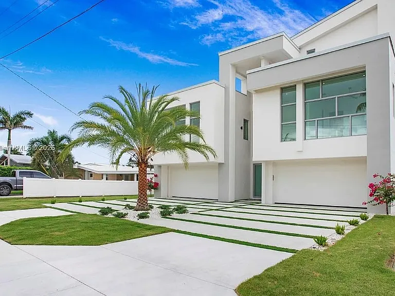 1798X Holiday Ln — Photo 2