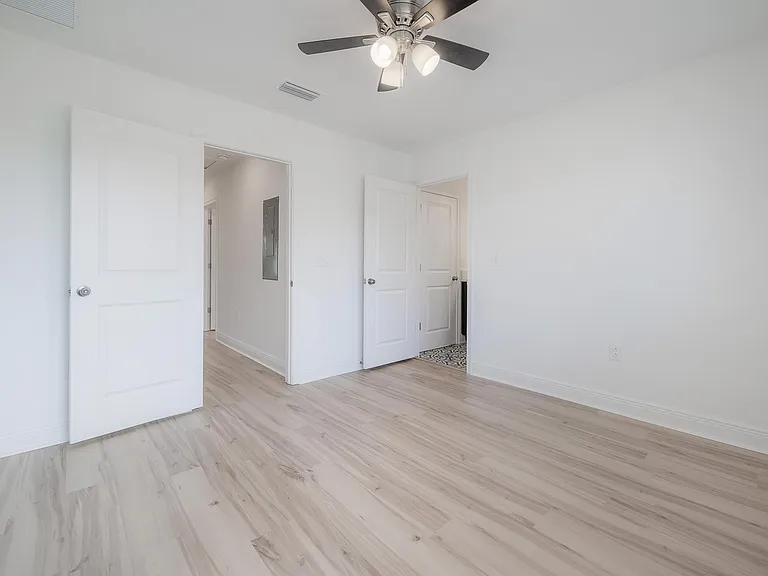 2703 W Fig St #1 — Photo 31