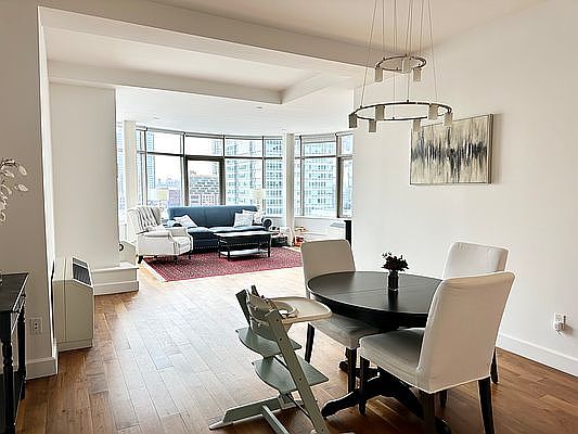 3rd image of 217 51st Ave APT 905