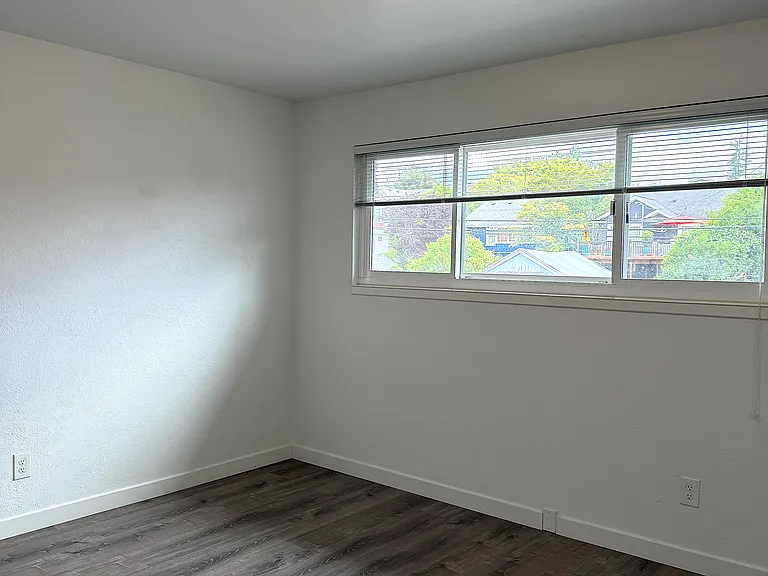 5220 California Ave SW #31 — Photo 6