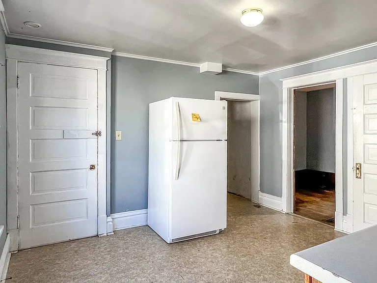 128 Rock St #1 — Photo 6