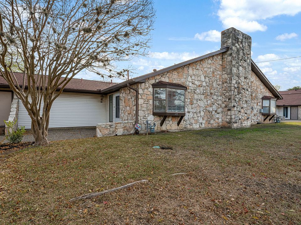 1st image of 609 Oak Park Dr