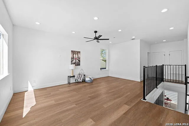 117 Carle Ave — Photo 16