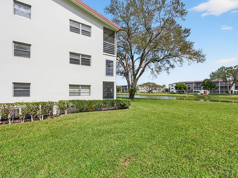 360 Fanshaw — Photo 46