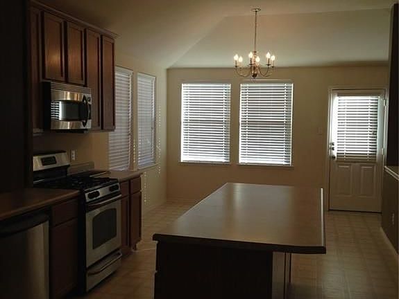3rd image of 5109 Buckthorn Dr