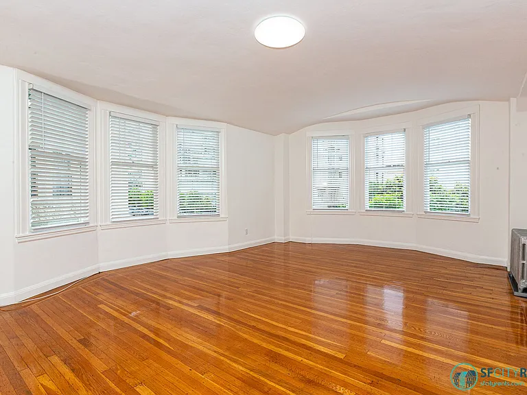 1945 Broadway St #102 — Photo 4