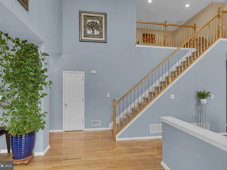 16 Cardiff Ct — Photo 9