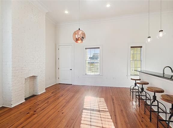 2nd image of 1002 Jackson Ave #I