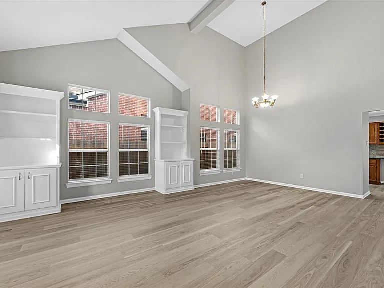 4241 Mountain Peak Way — Photo 4