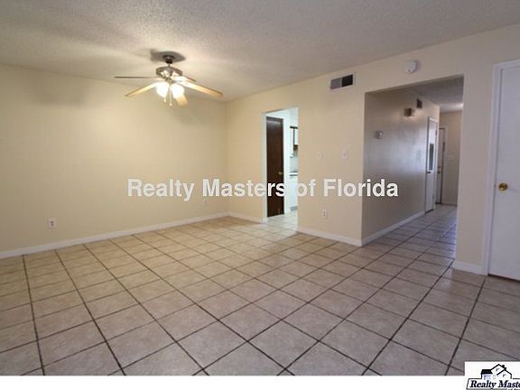 3rd image of 9620 Sandpiper St