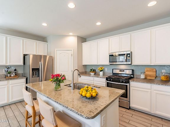 5th image of 1519 N BALBOA --