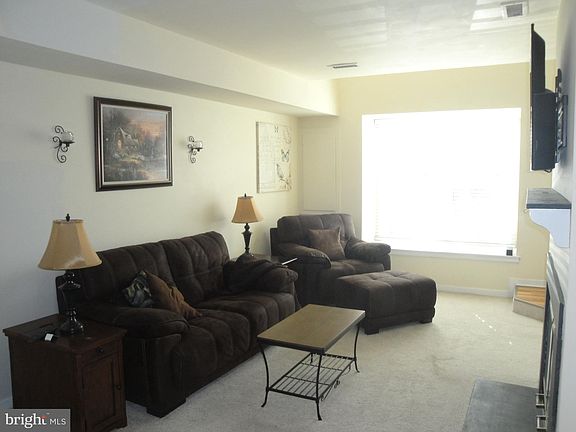 4th image of 5503 Lister Ct