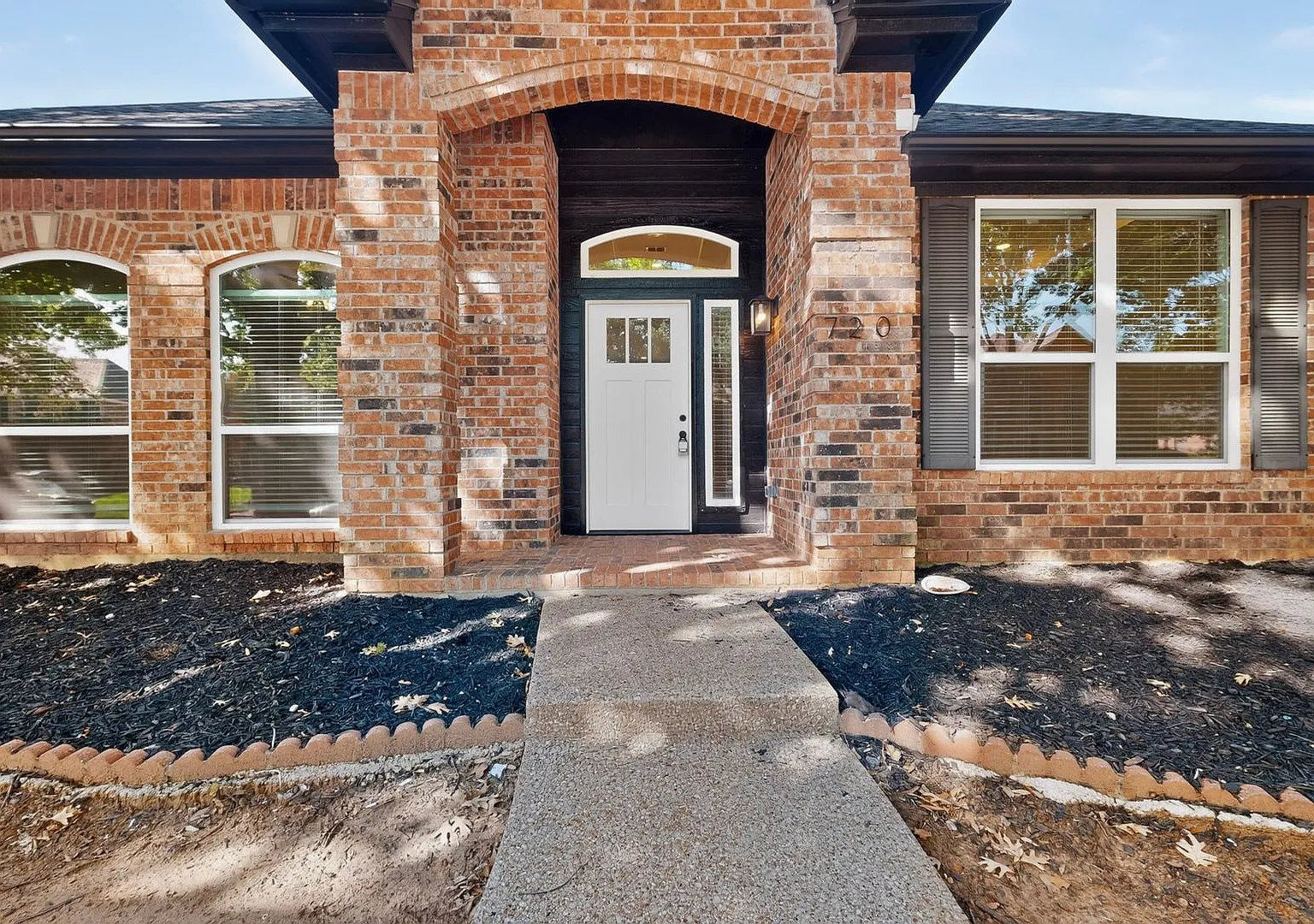 Keller Gem Looking TO Be Your Home — Photo 3