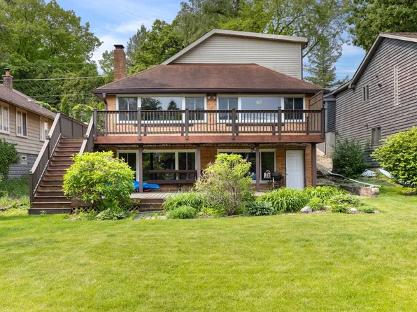 26831 N Oakdale Ln, Mundelein, IL 60060