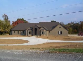 888 Troy Ofallon Rd, Troy, IL 62294