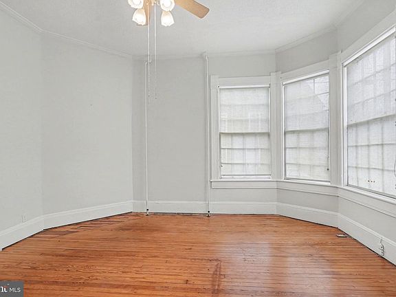 5th image of 1122 Caroline St