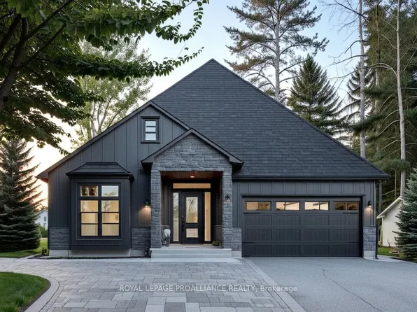 20 Deerview Dr, Quinte West, ON K8V 0L8