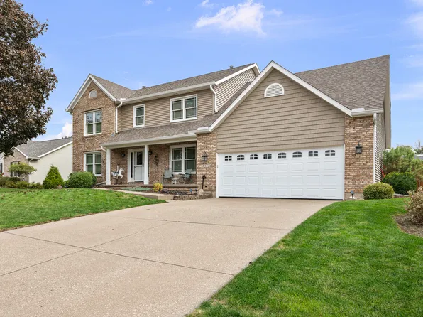 3415 Woodcrest Dr, Bettendorf, IA 52722
