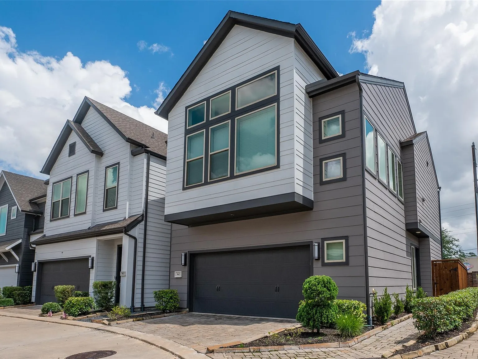 3 bed, 2.5 bath, 2210 sqft, $2,750 — Photo 3