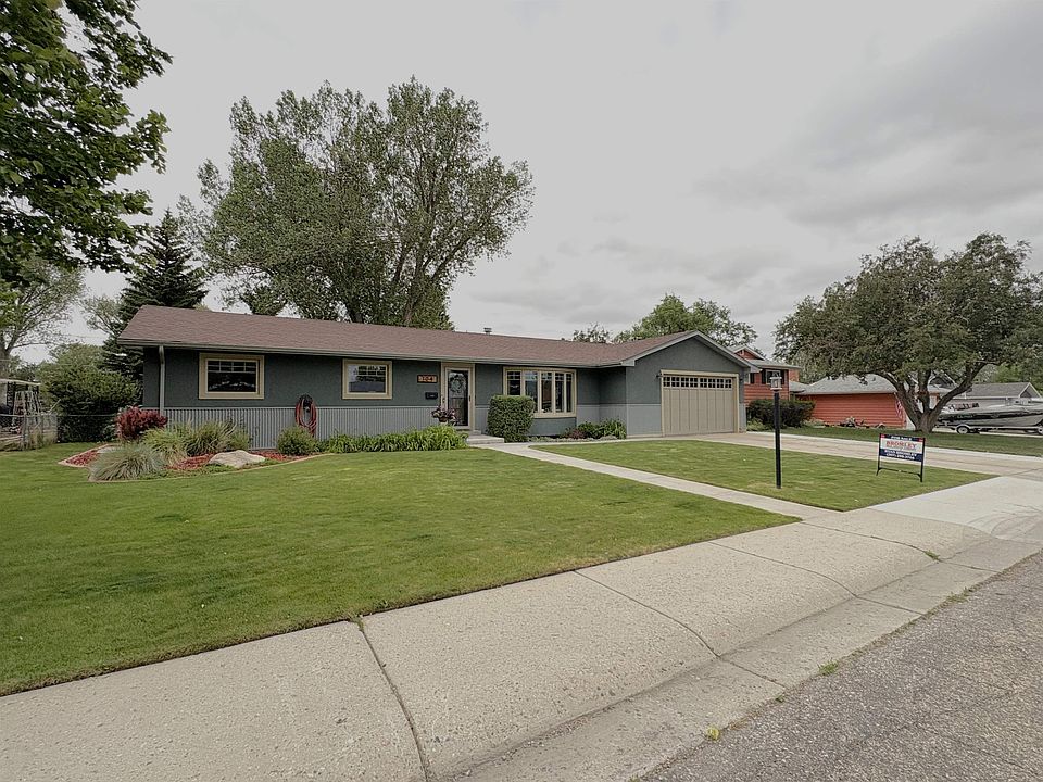 1st image of 104 Marigold St