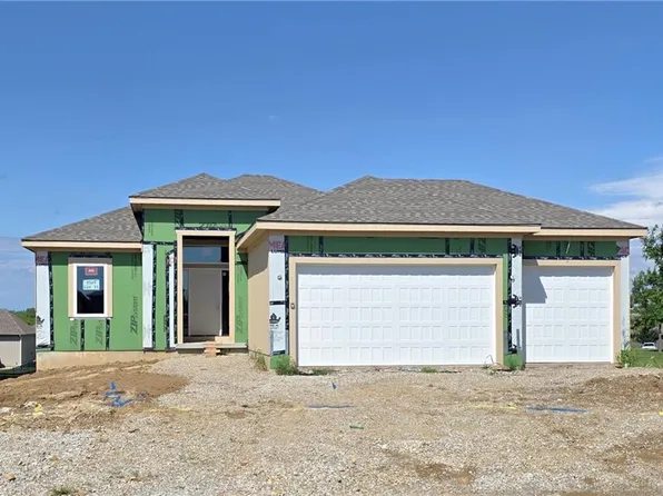 4525 145th Ct, Basehor, KS 66007