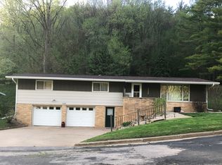 1060 Valley View Dr, Richland Center, WI 53581