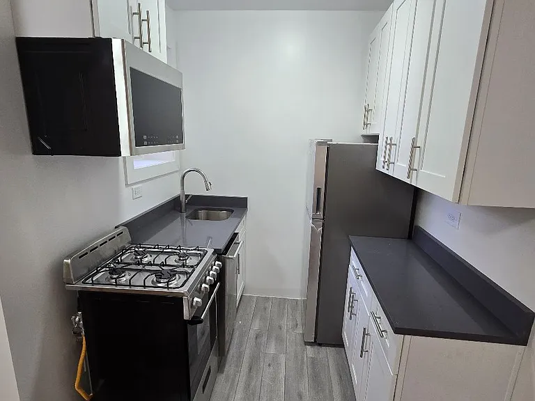 48-42 44th St #5F — Photo 2
