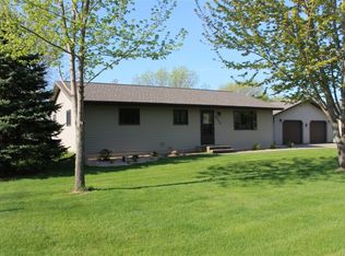 W8265 Woodview Dr, Onalaska, WI 54650